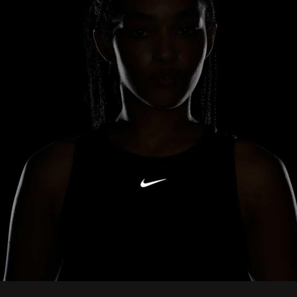 NIKE WOMENS DRI FIT LOOSE FIT TOP NWT - Picture 5 of 6